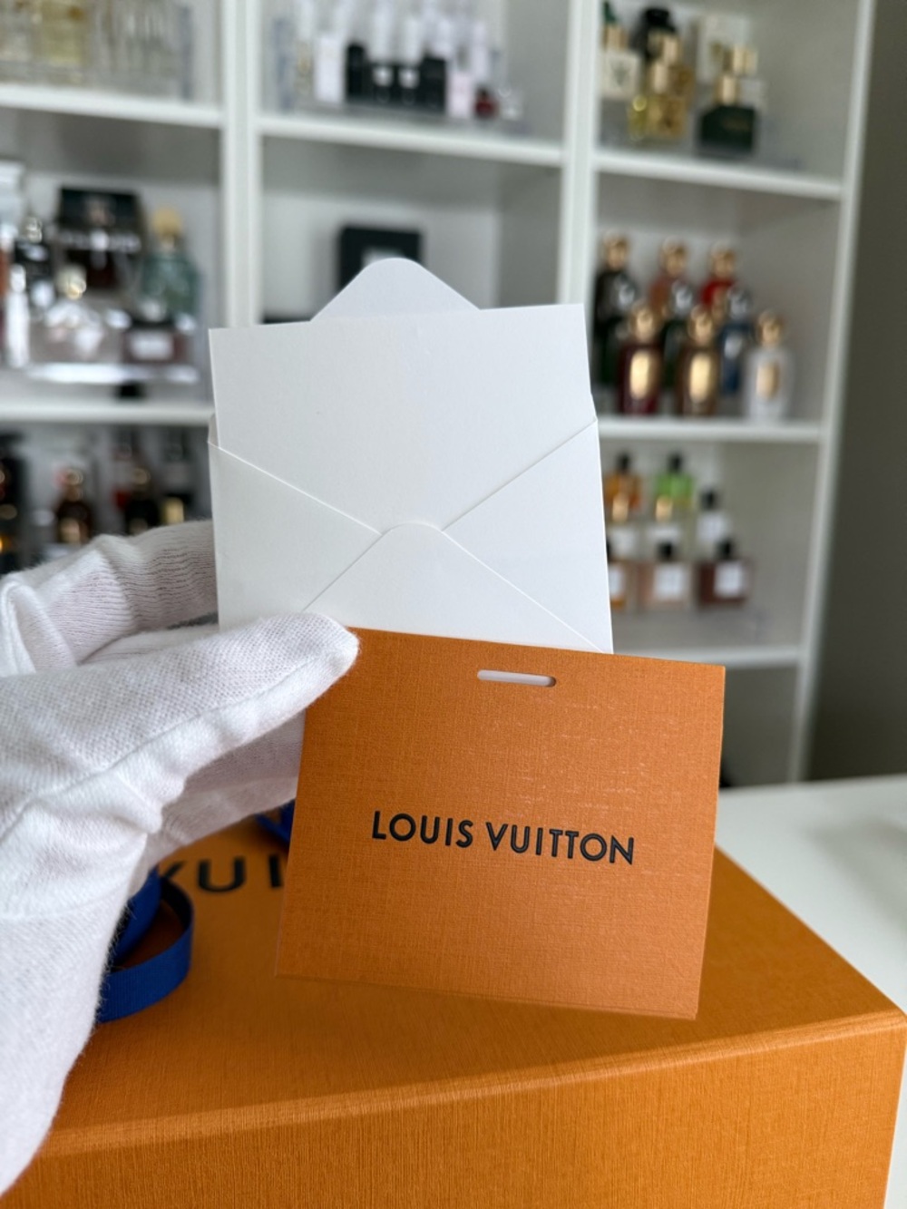 Louis Vuitton Orange Gift Box with matching accessories - Picture 10 of 16
